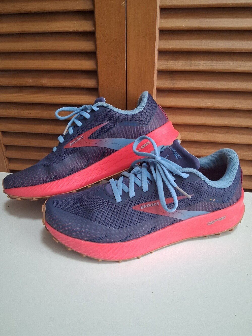 Brooks Catamount Women’s Trail Running Shoe * Size: 10 (Medium)